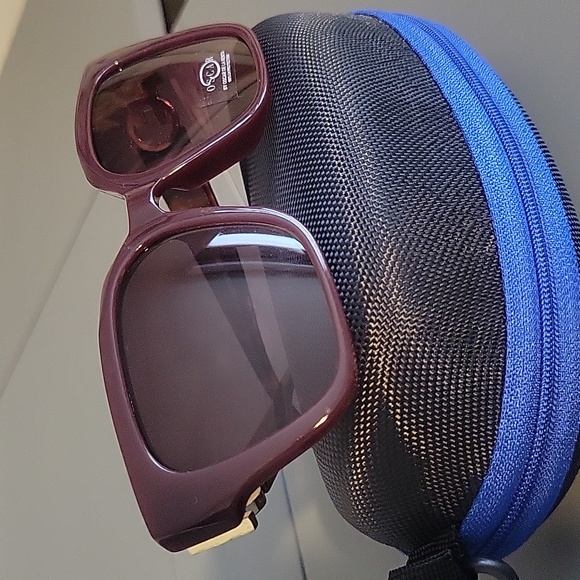 Oscar de la Renta Accessories - NWT OSCAR by OSCAR DE LA RENTA Burgundy Sunglasses